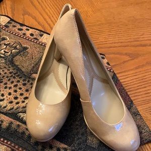 👠🎉Naturalizer Lennox Taupe Round Toe Pumps NWOT